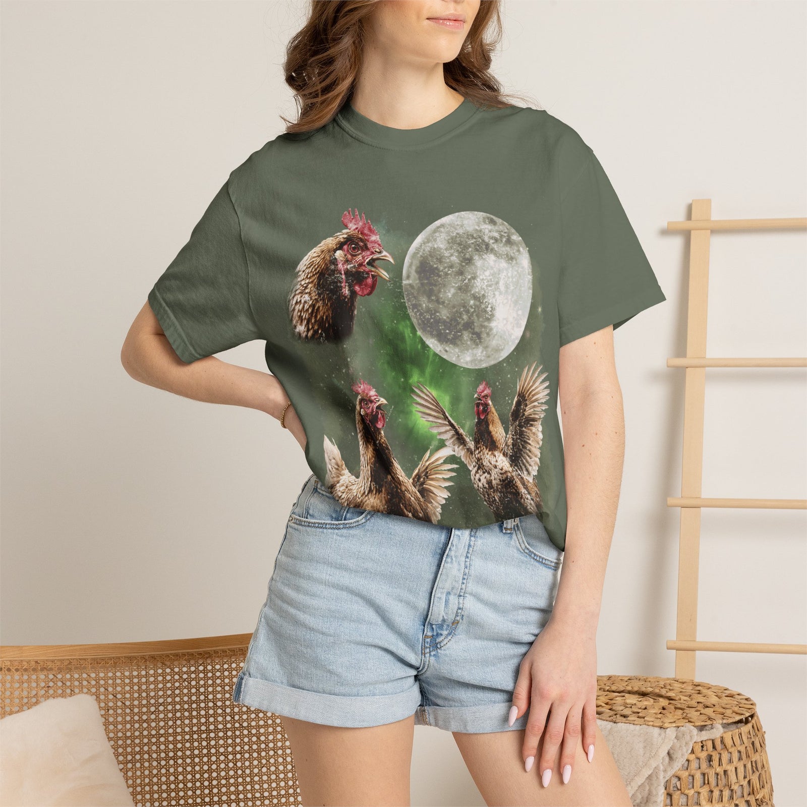 Howling Chickens Moon meme T-Shirt