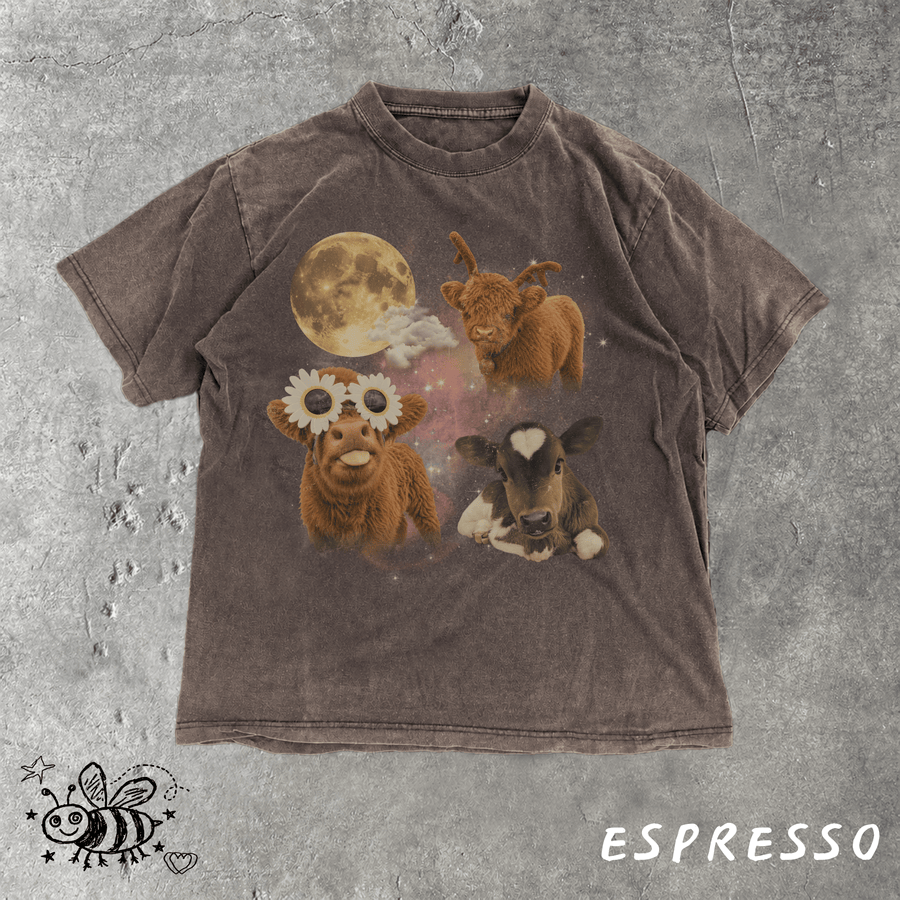 Cute cuddly Cows Howling at Moon Vintage 90s Graphic T Shirt