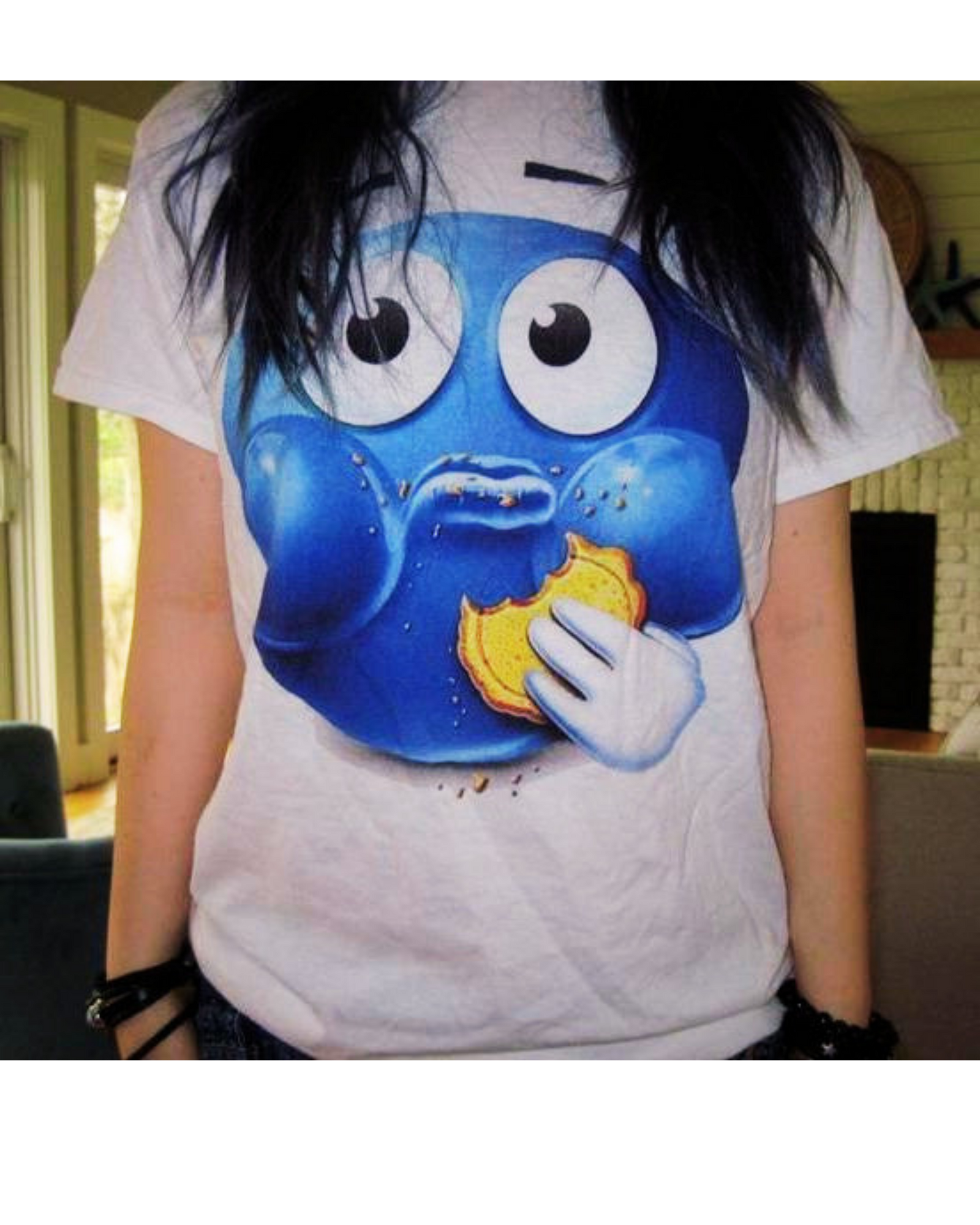 Funny blue face emoji Y2K tee, Cool Y2K sleep tshirt