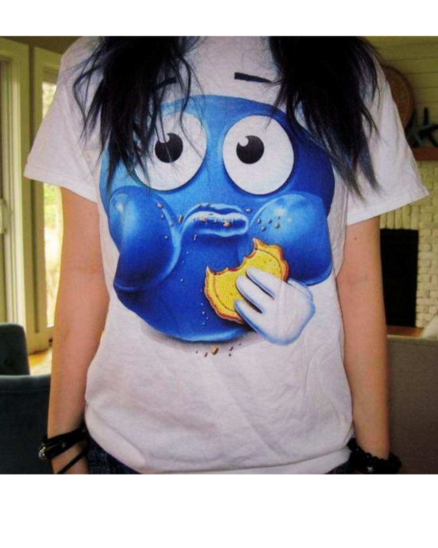 Funny blue face emoji Y2K tee, Cool Y2K sleep tshirt